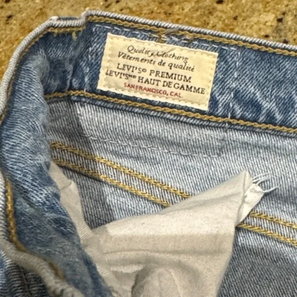Levi's Light Blue Straight Leg Women's Jeans - Picture 4 of 8